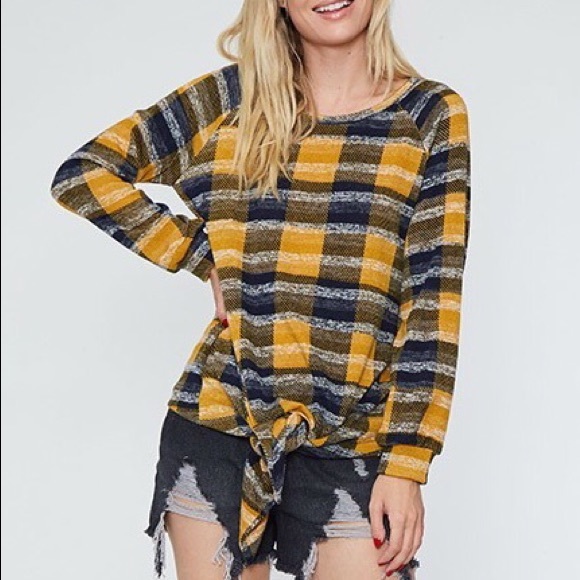 TIE FRONT PLAID TOP - Picture 5 of 7